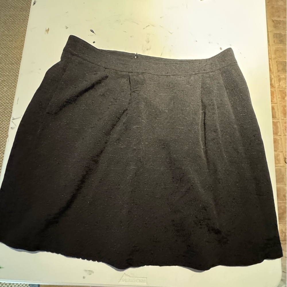 Lands' End Classic Black Textured Box Pleated Skirt with Lining and Pockets